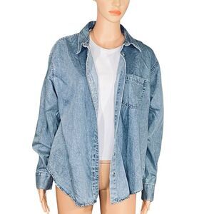 Maurices Light Blue Denim Button Down Shirt Casual 90s Grunge Womens Size Medium